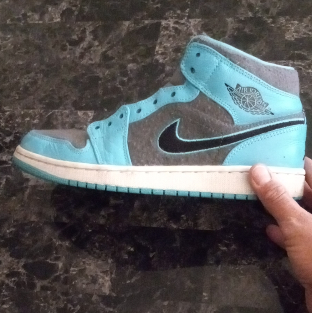 Jordan 1 mid gamma blue size 8.5 mens nike